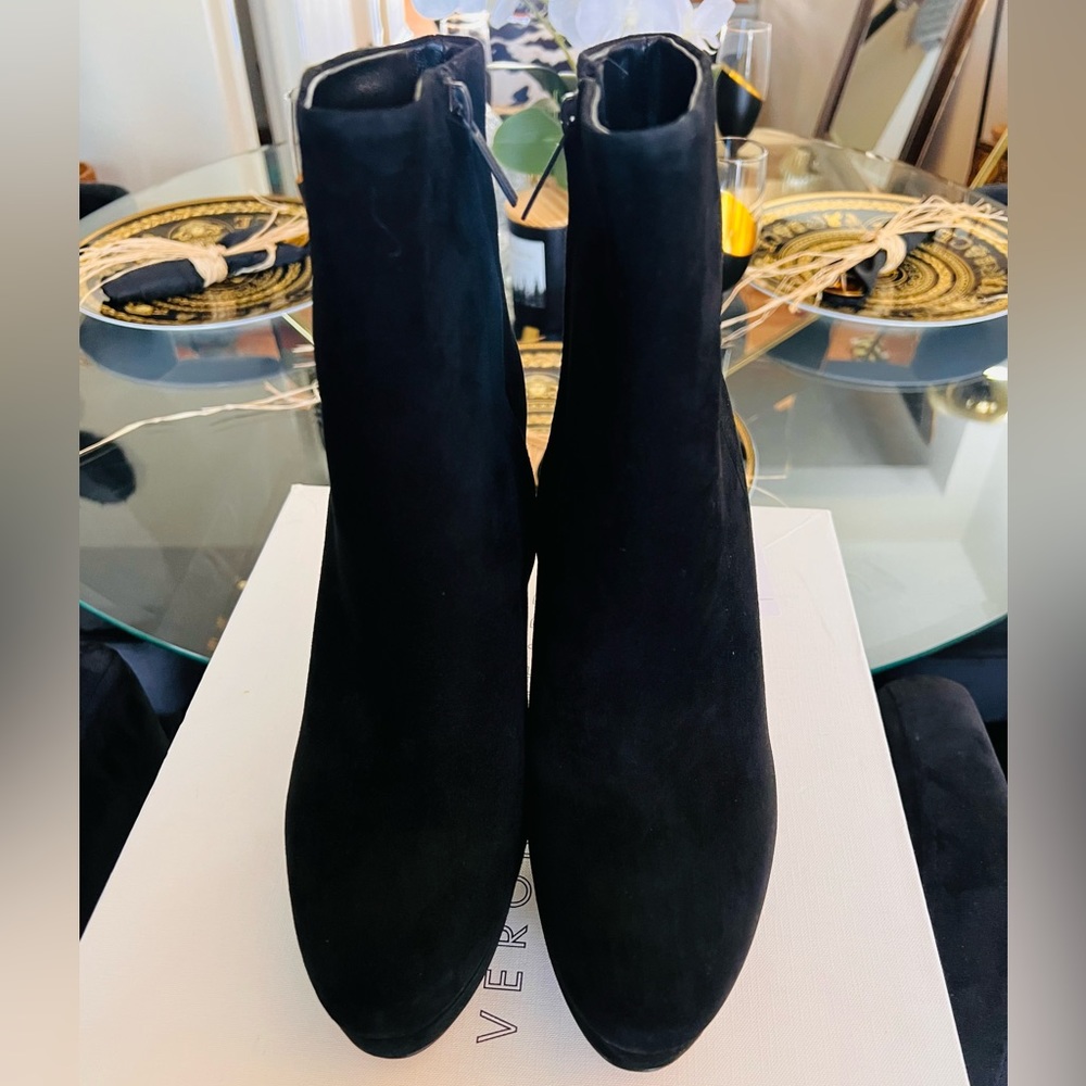 Brand New Veronica Beard Dali Suede Platform Booties, Black (Size US 9)